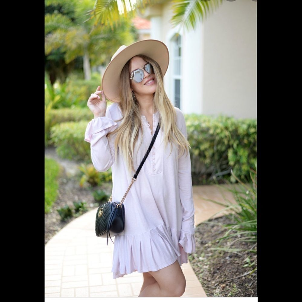 H&M maxi dress with flare bottom.